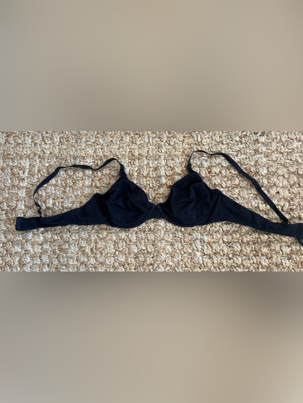 SKIMS Black Underwire Scoop Bra